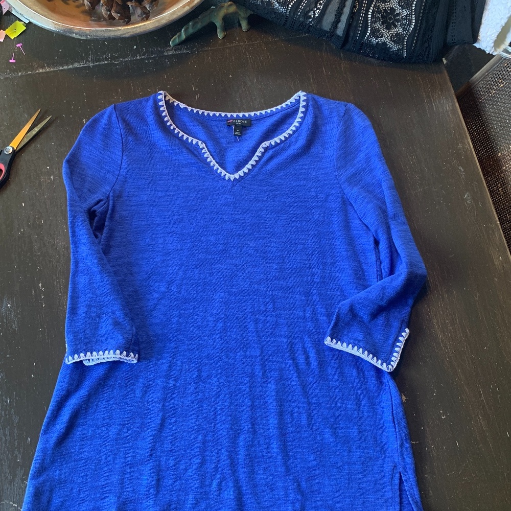 Never worn Talbots petite top. Great‎ color